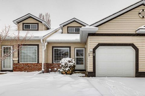 Photo of 53 Somervale Point SW, Calgary, AB T2Y 3K4 (MLS # A2298636)