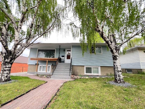 Photo of 560 Northmount Drive NW, Calgary, AB T2K 3J2 (MLS # A2316692)