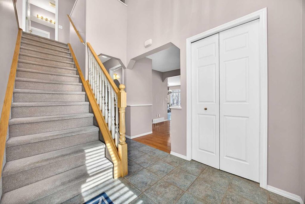 Photo of 287 Panamount Drive NW, Calgary, AB T3K 5L9 (MLS # A2290564)