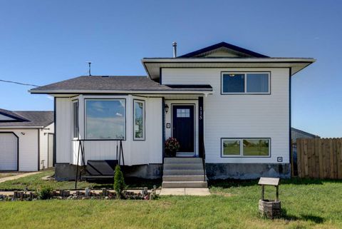 Photo of 115 5 St, Dalroy, AB T1Z 0T6 (MLS # A2318822)