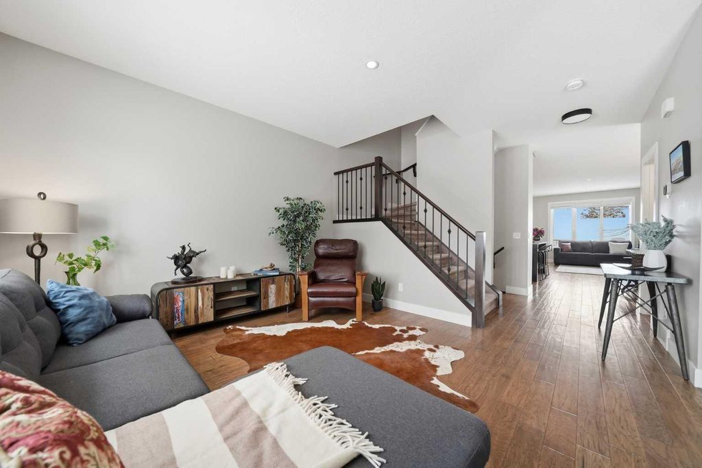 Photo of 1626B 41 Street SW, Calgary, AB T2X 1X8 (MLS # A2292146)