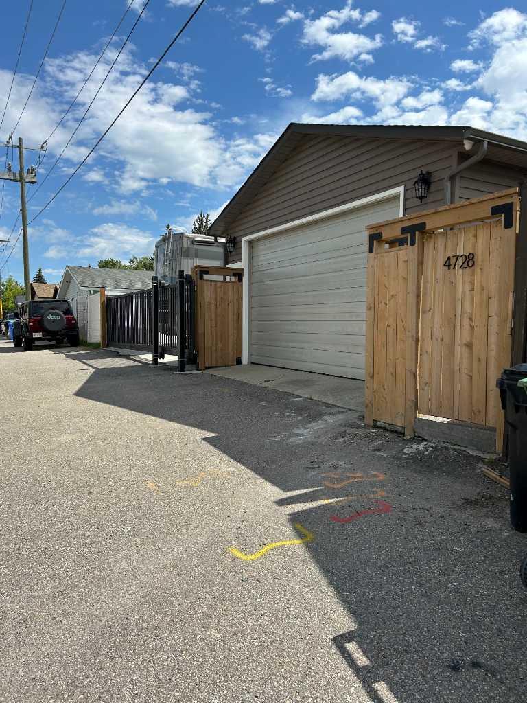 4728 Rundlehorn Drive NE