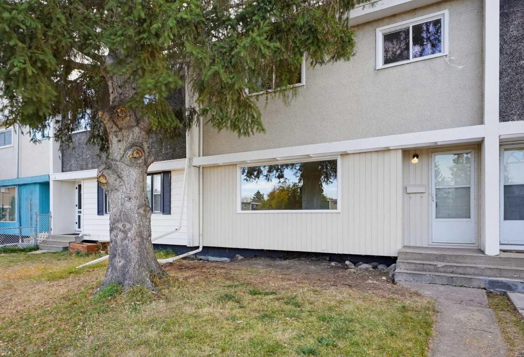 Photo of 407 Terrace Park, Red Deer, AB T4N 1V8 (MLS # A2351088)