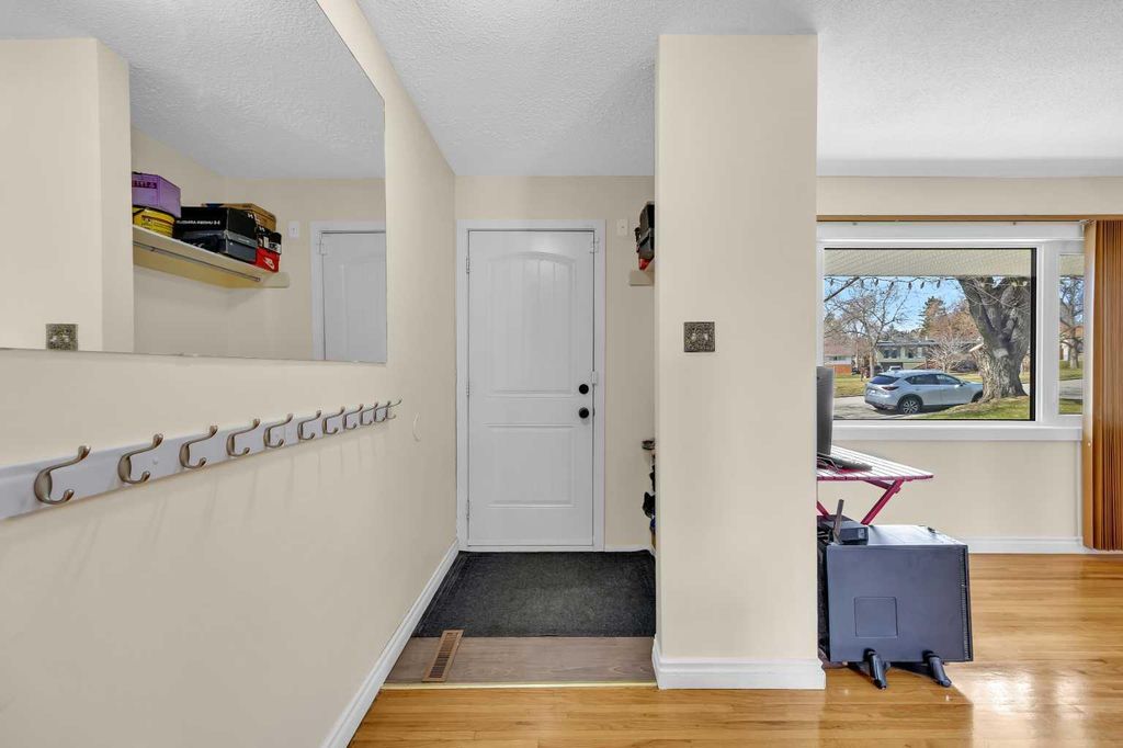 Photo of 5008 2 Street NW, Calgary, AB T2K 0Z3 (MLS # A2303445)