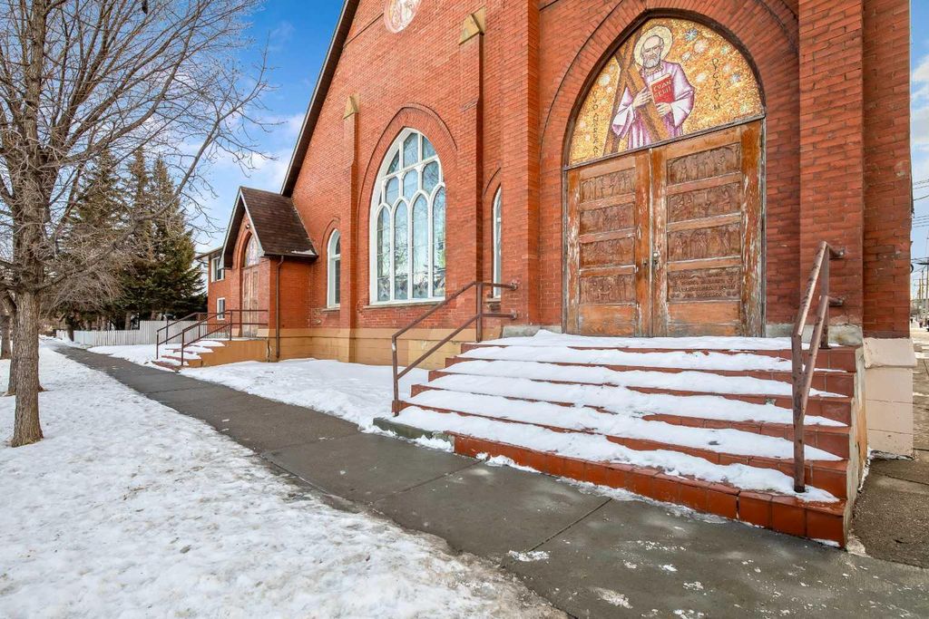 Photo of 1405 8 Avenue SE, Calgary, AB T2G 0N1 (MLS # A2267803)