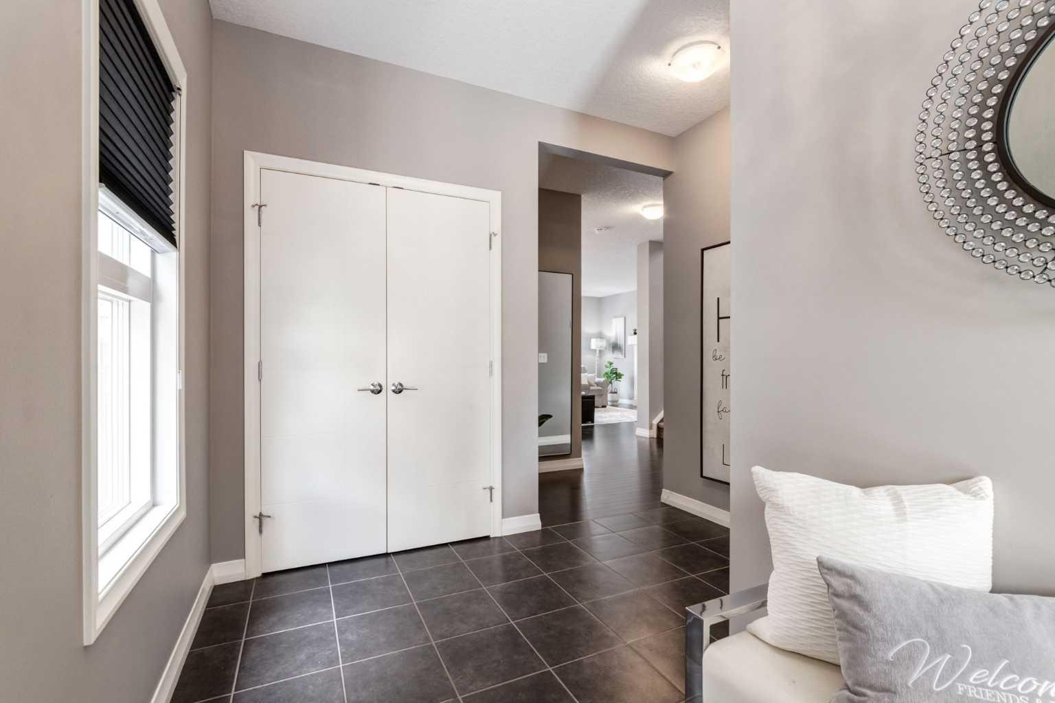 33 Evansglen Drive NW