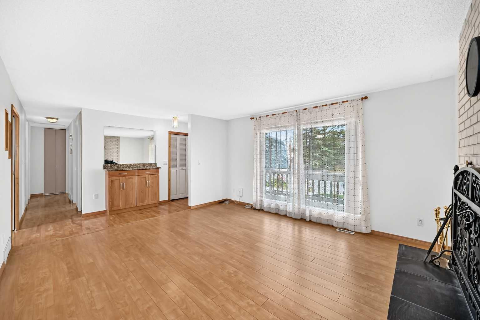 351 Cedarpark Drive SW
