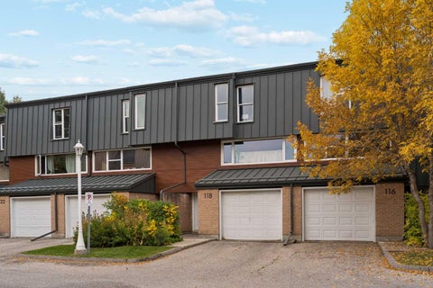 Photo of 118 Brae Glen Lane SW, Calgary, AB T2W 1B6 (MLS # A2348717)