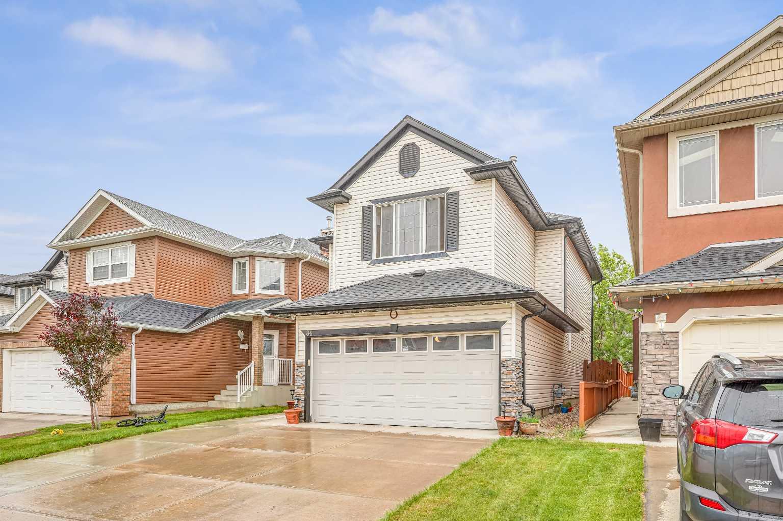 84 Saddletree Close NE