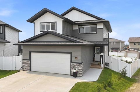 Photo of 44 Tory Close, Red Deer, AB T4P 0W4 (MLS # A2324947)