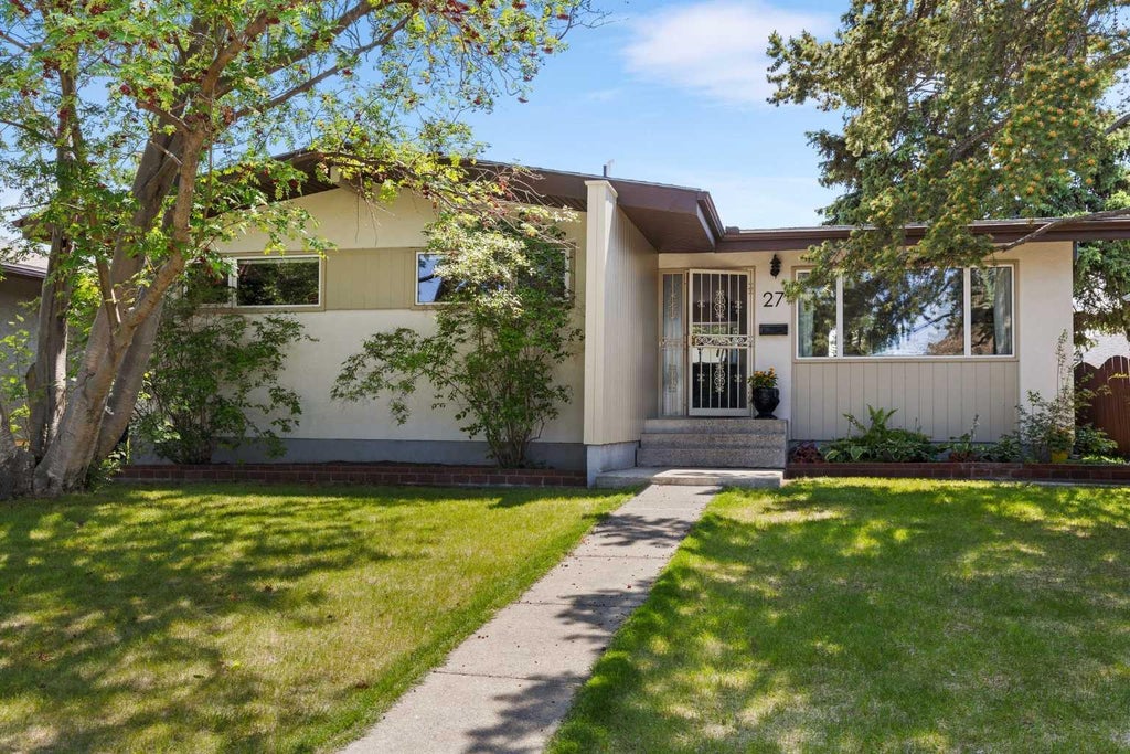 Photo of 27 Gordon Drive SW, Calgary, AB T3E 5A6 (MLS # A2230173)