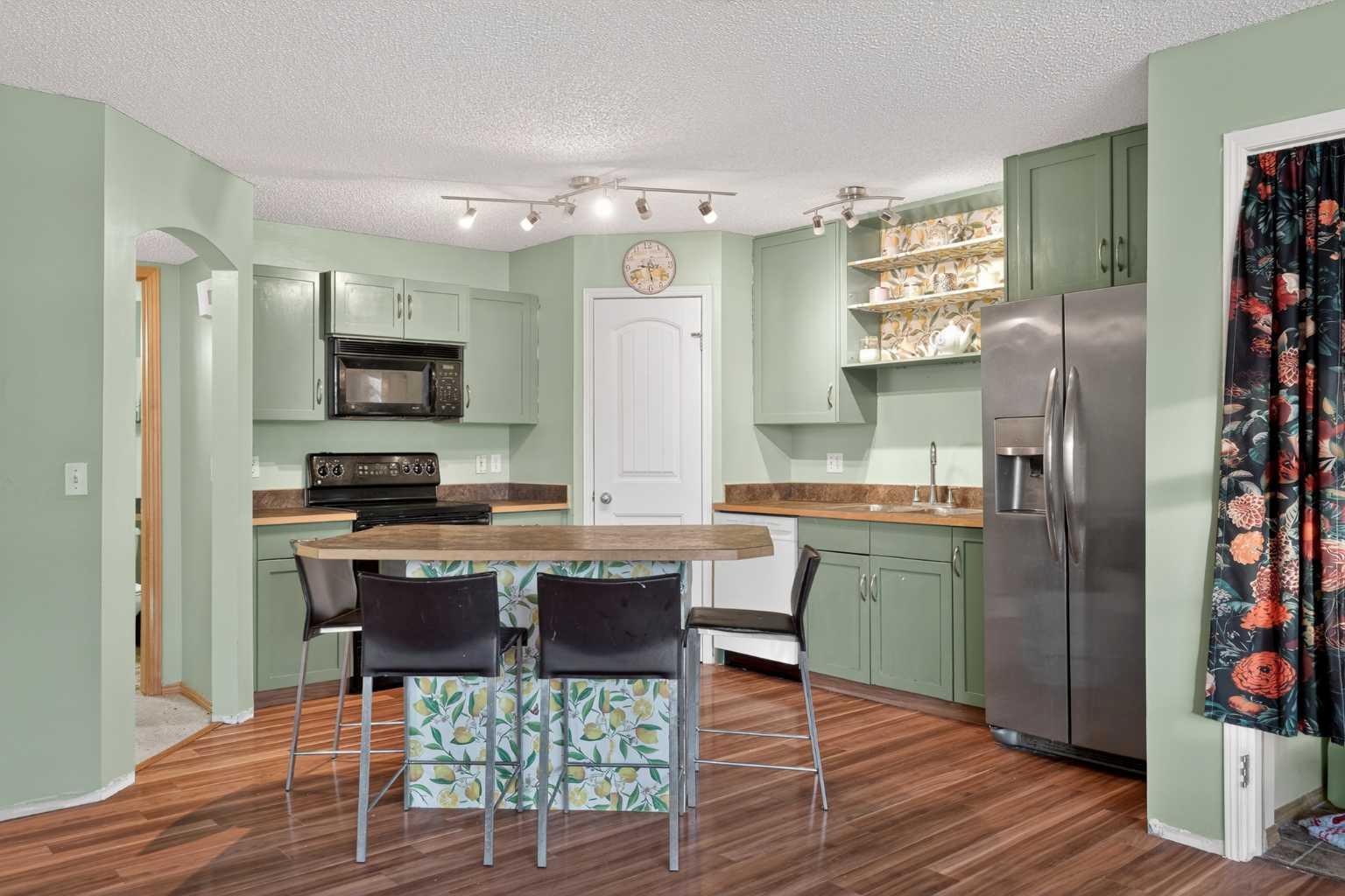 23 Everridge Square SW 105