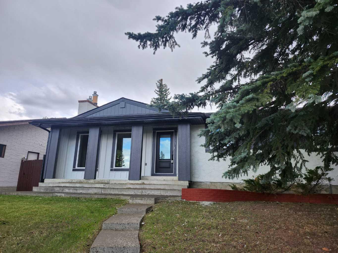 471 Cedarpark Drive SW