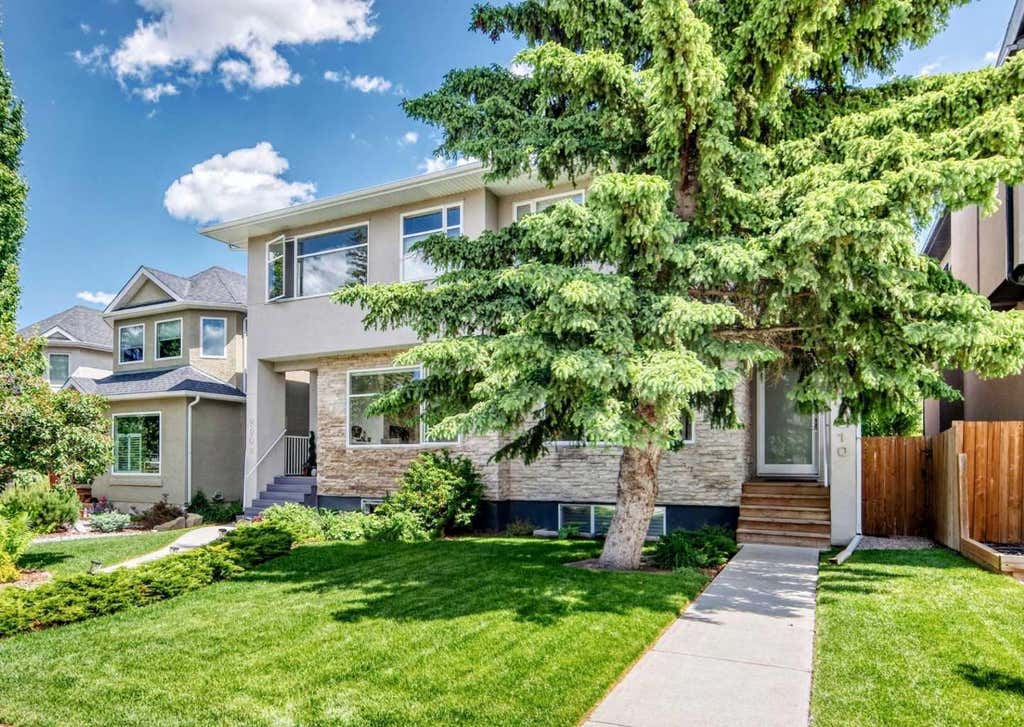 Photo of 2010 32 Street SW, Calgary, AB T3E 2R3 (MLS # A2317099)