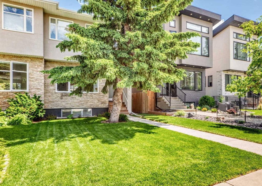 Photo of 2010 32 Street SW, Calgary, AB T3E 2R3 (MLS # A2317099)