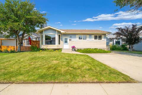 Photo of 12 Swan Way SE, Medicine Hat, AB T1B 4A7 (MLS # A2338890)