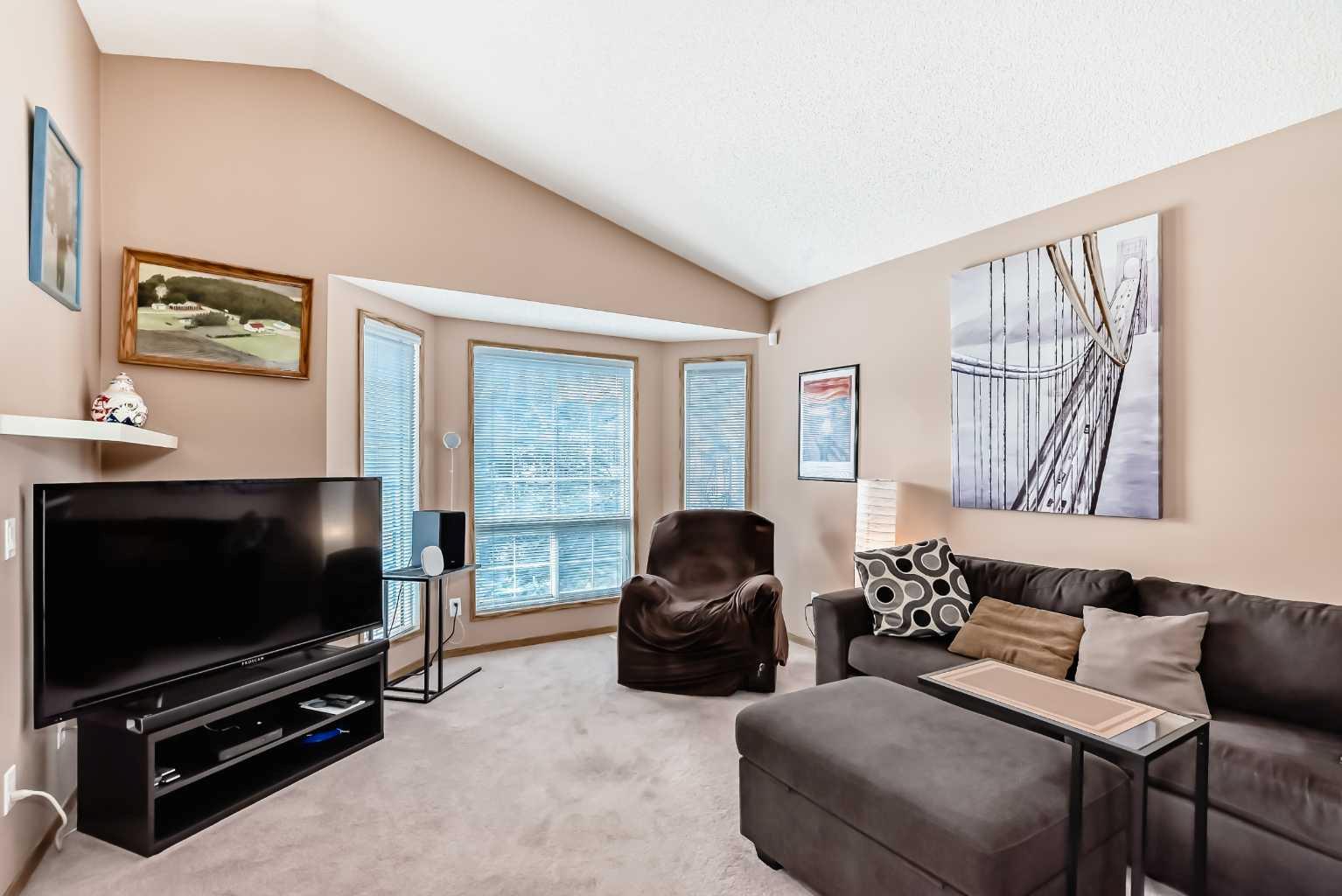 329 Martinwood Place NE