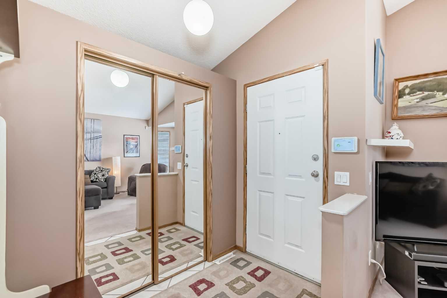 329 Martinwood Place NE