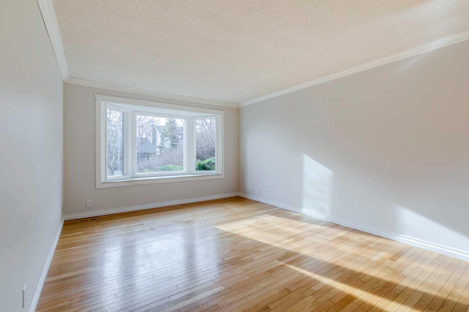 203 Edgeland Road NW