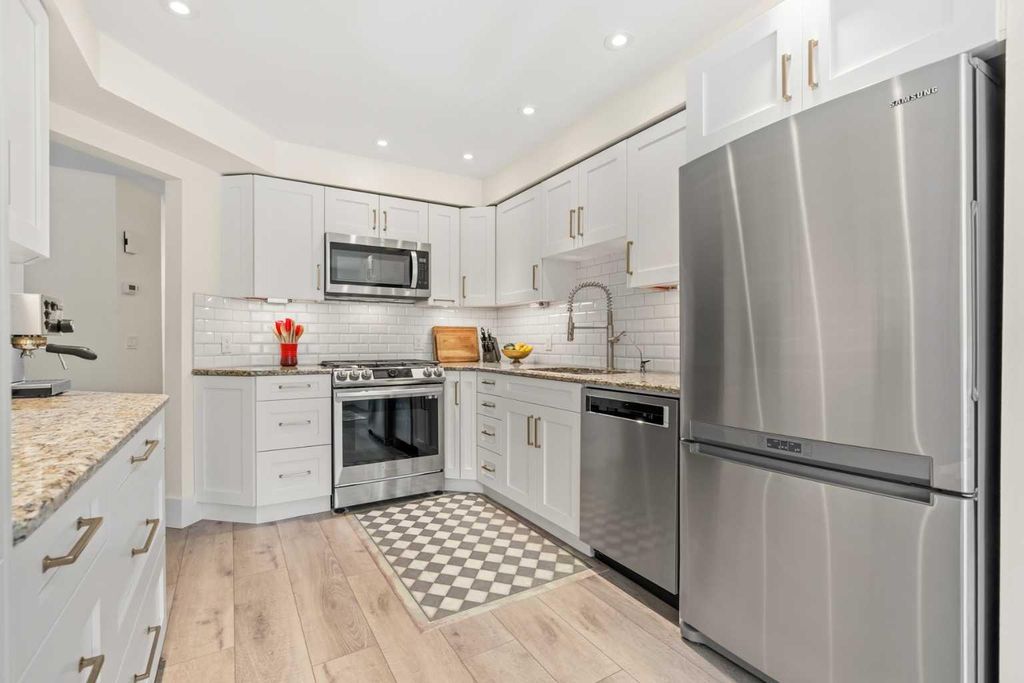 Photo of 212 Coachway Lane SW, Calgary, AB T3H 2V9 (MLS # A2293656)