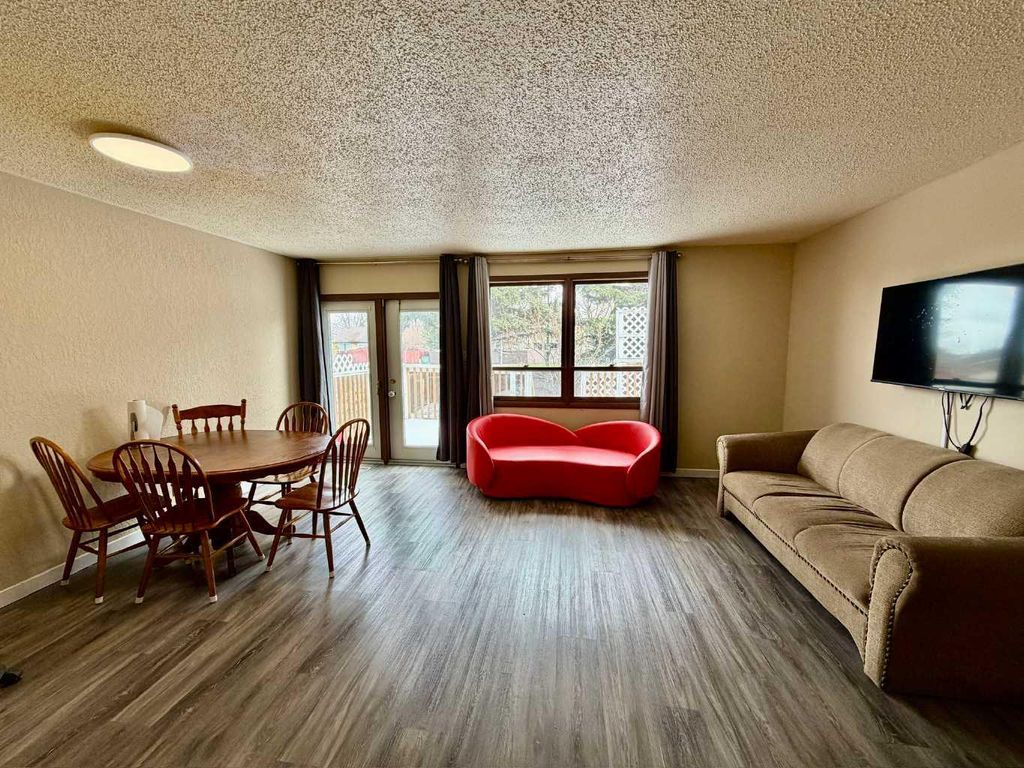 Photo of 213 Stafford Bay N, Lethbridge, AB T1H 5L2 (MLS # A2305350)