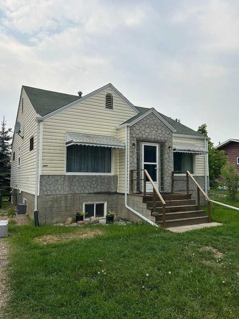 Photo of 4517 53 Street, Vermilion, AB T9X 1X9 (MLS # A2338929)