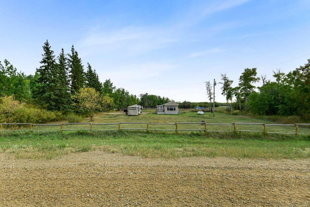 Photo of 74078 Range Road 13, DeBolt, AB T0H 1B0 (MLS # A2283608)