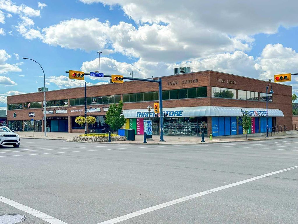 Photo of 125 Main Street N, Airdrie, AB T4B 0R8 (MLS # A2172159)