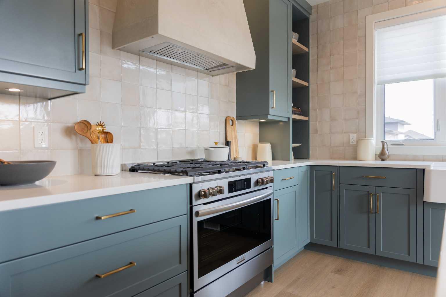 552 Riverhills Way W