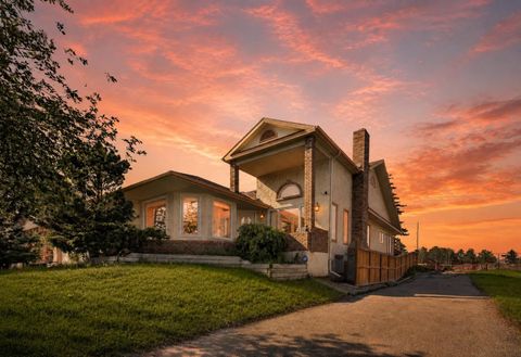 Photo of 876 Shawnee Drive SW, Calgary, AB T2Y 1X3 (MLS # A2315774)