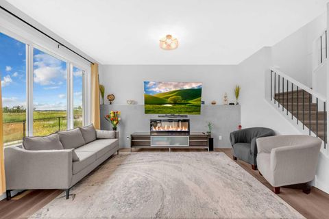 93 Legacy Reach Crescent SE Calgary AB T2X 5A5