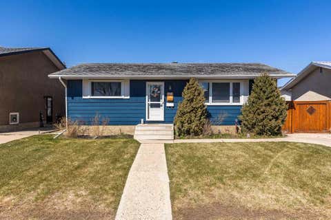 Photo of 116 19 Street NE, Medicine Hat, AB T1C 1B1 (MLS # A2327016)