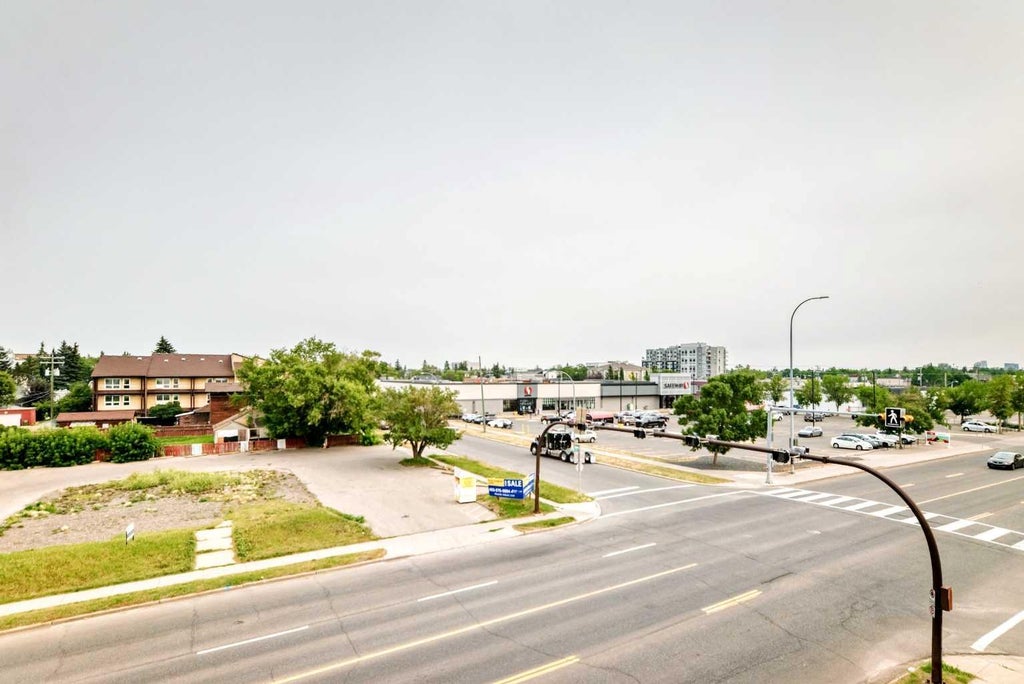 Photo of 1905 Centre Street NW #301, Calgary, AB T2E 2S7 (MLS # A2351381)