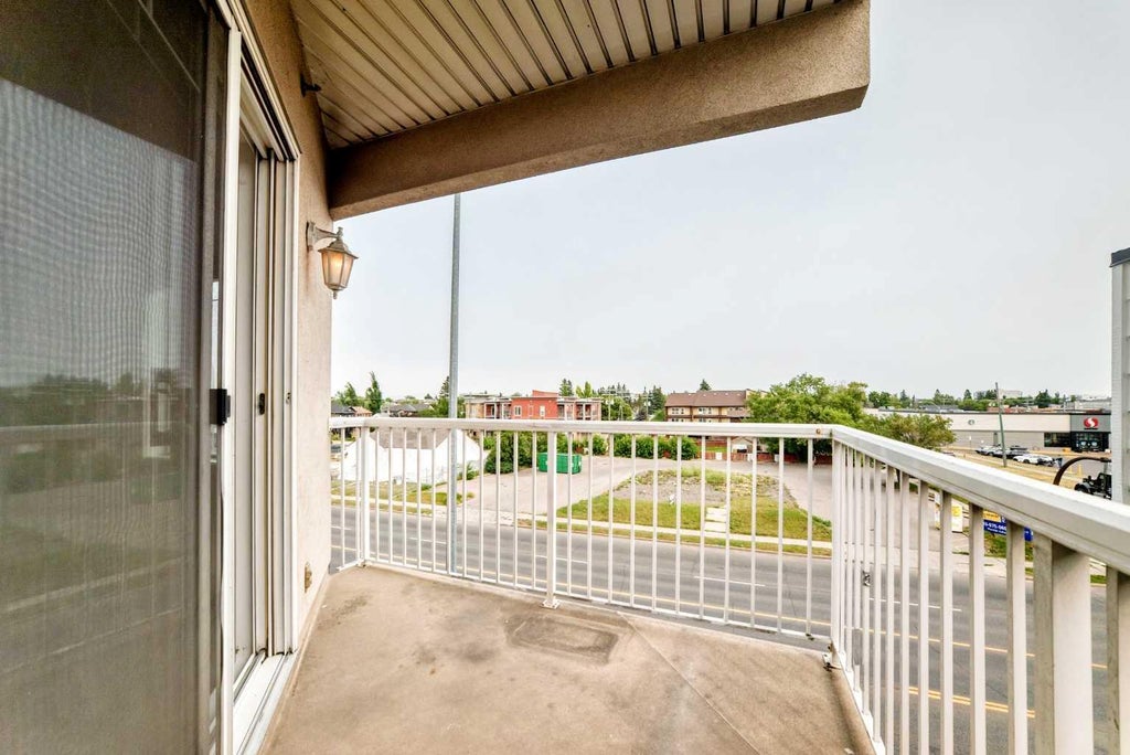 Photo of 1905 Centre Street NW #301, Calgary, AB T2E 2S7 (MLS # A2351381)