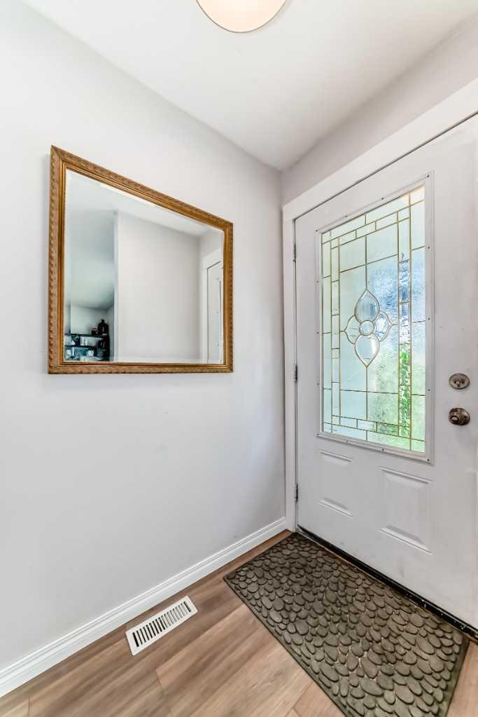 24 Dovely Way SE