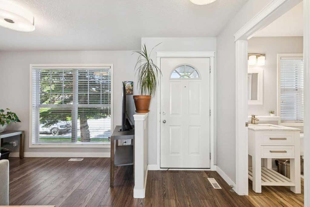 Photo of 36 West Springs Way SW, Calgary, AB T3H 4P4 (MLS # A2318808)