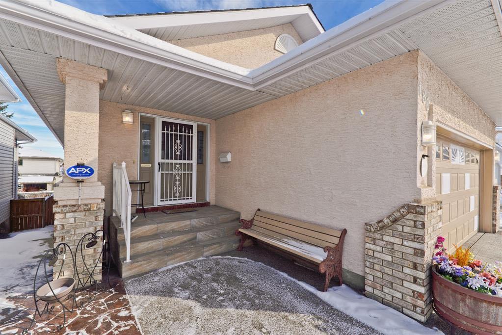 180 Hidden Vale Close NW