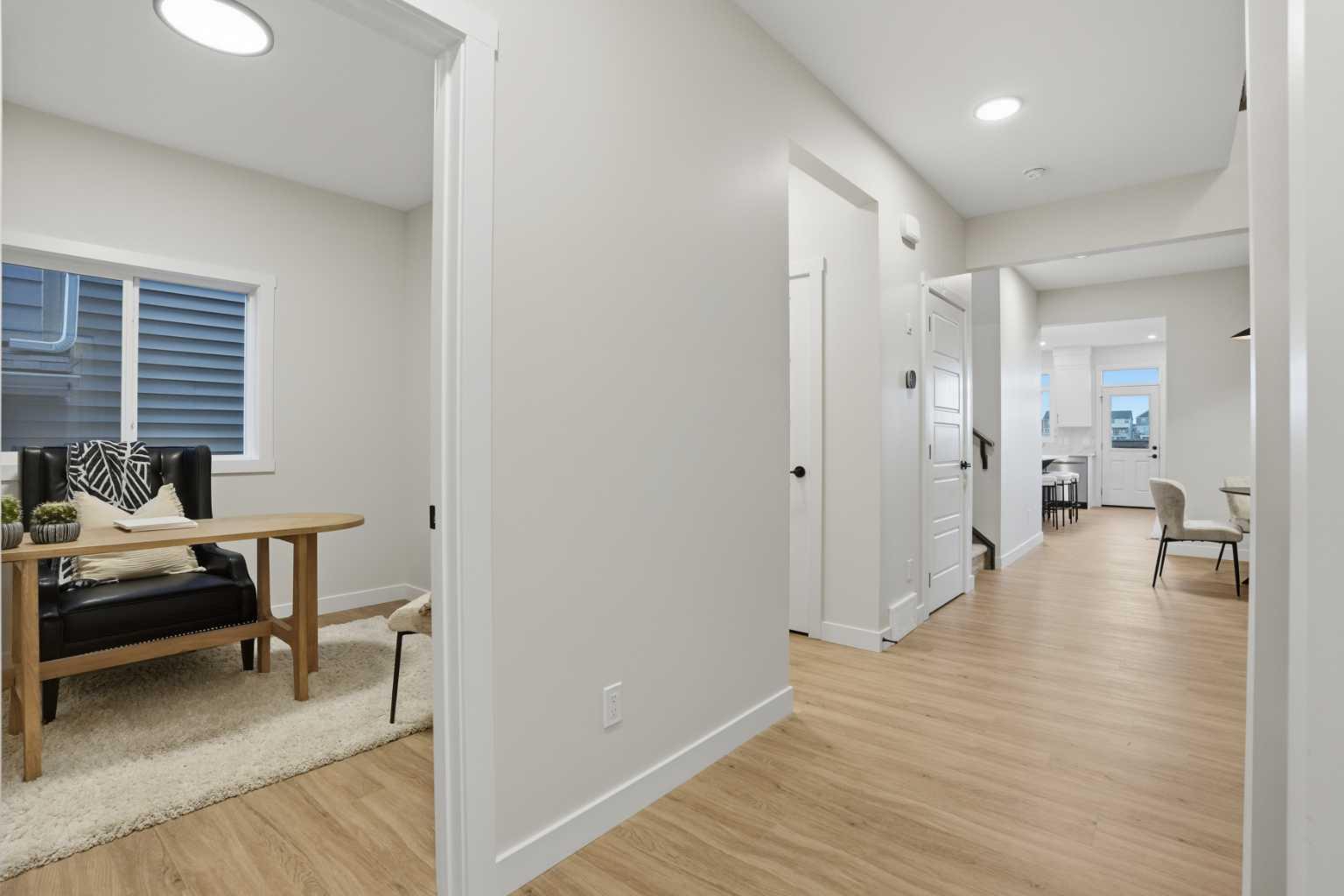 719 Buffaloberry Manor SE