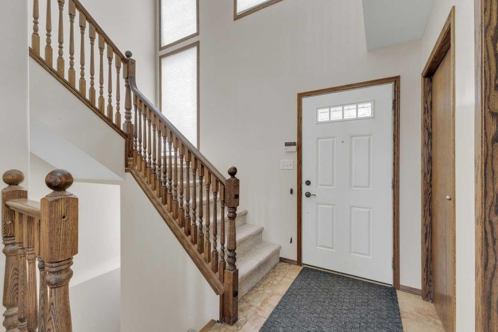 Photo of 155 Inglewood Drive, Red Deer, AB T4R 3S3 (MLS # A2295593)