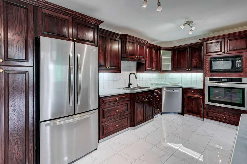 705 56 Avenue SW 301