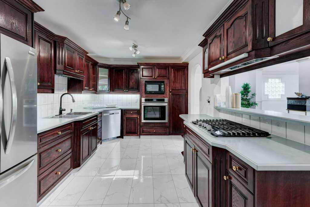 705 56 Avenue SW 301