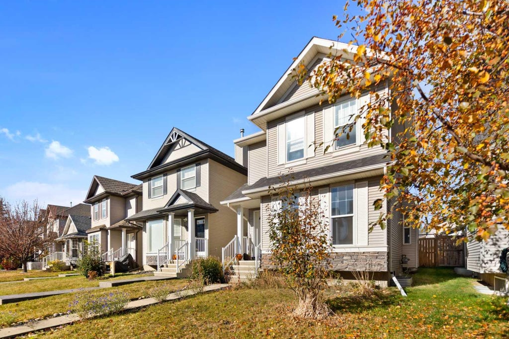 Photo of 195 Cranberry Close SE, Calgary, AB T3M 0B5 (MLS # A2353836)
