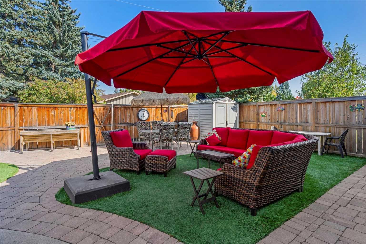 206 Lake Fraser Place SE