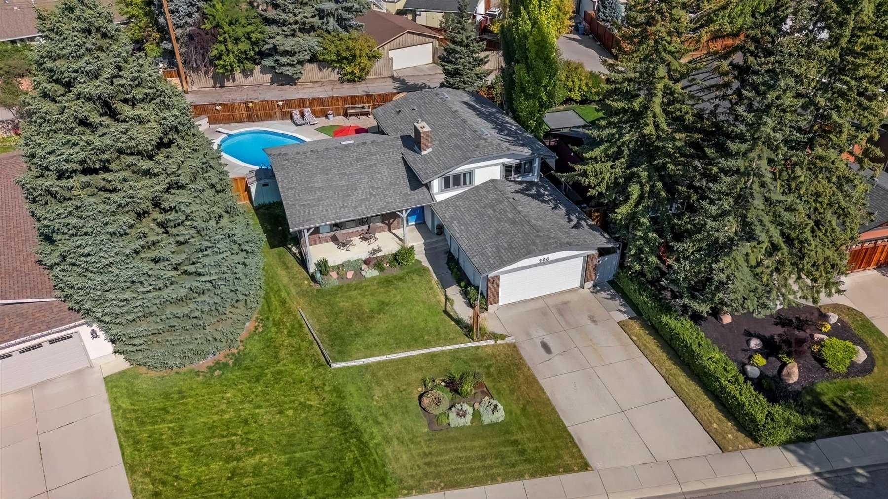 206 Lake Fraser Place SE