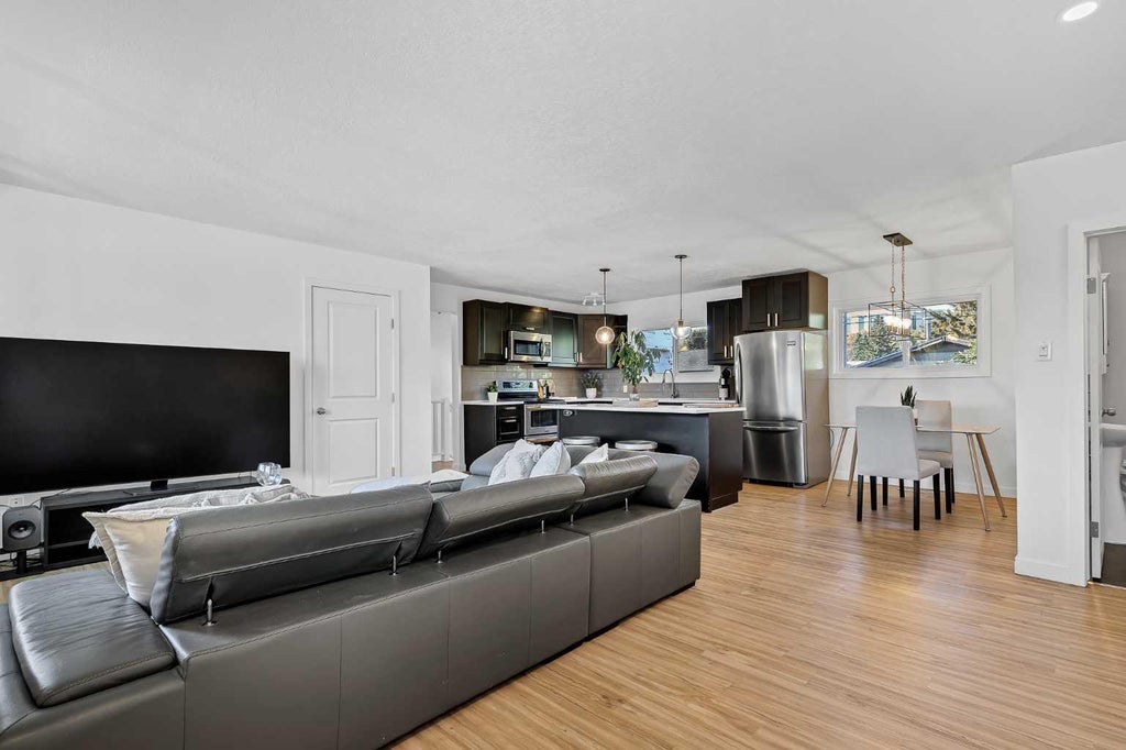 Photo of 8007 36 Avenue NW, Calgary, AB T3B 1V8 (MLS # A2347445)