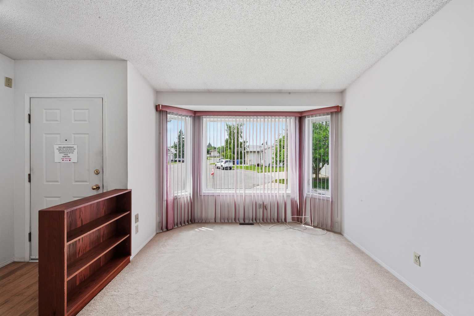 60 Rundlelawn Green NE