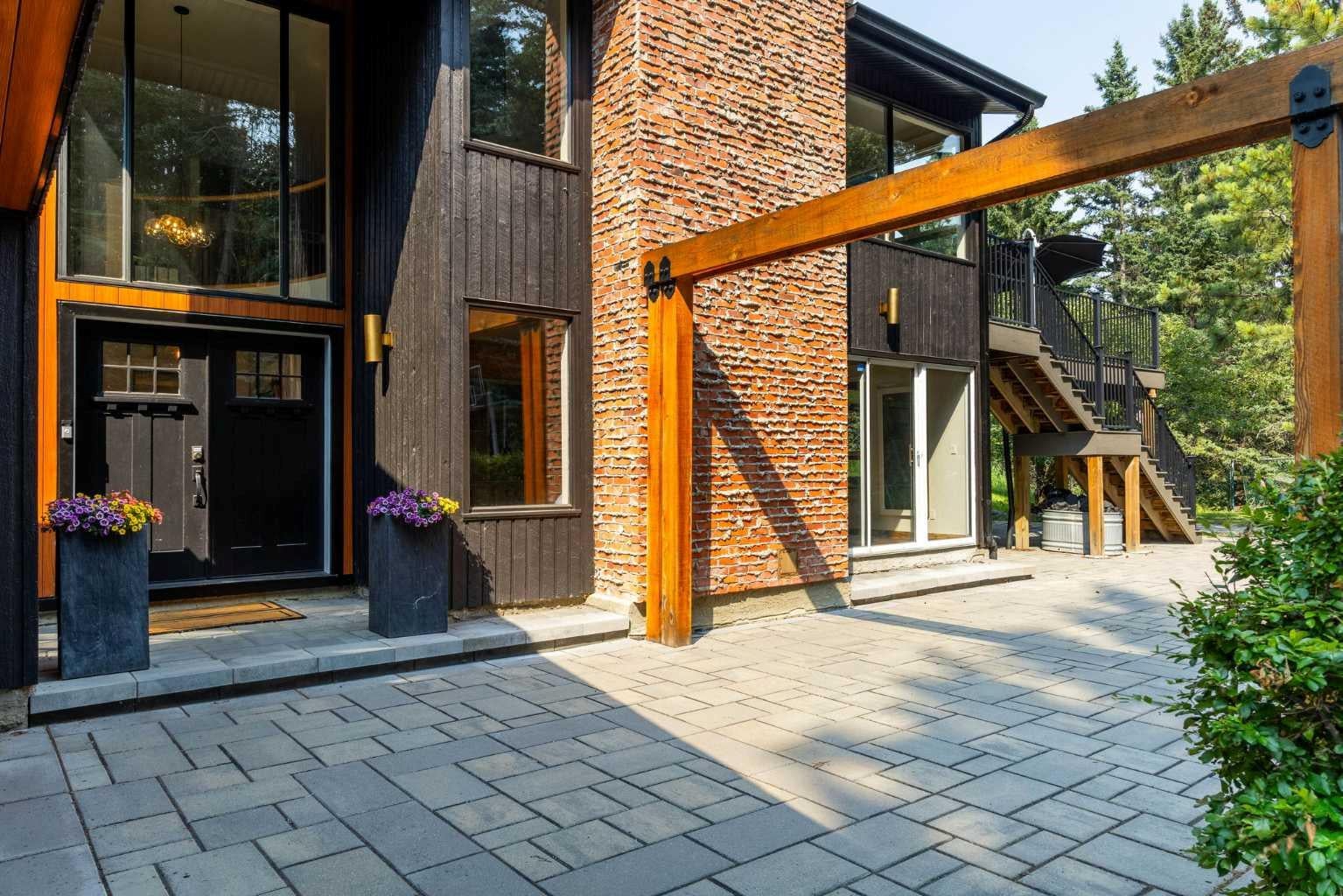15 Elbow River Point