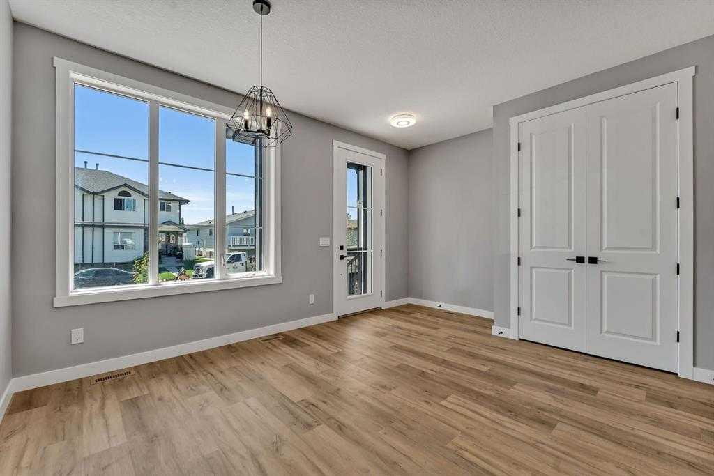 28A Green Meadow Crescent