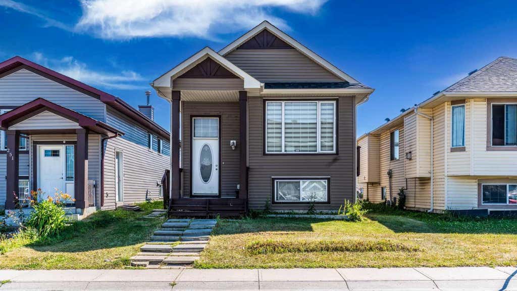Photo of 247 Taracove Estate Drive NE, Calgary, AB T3J 4R5 (MLS # A2335033)
