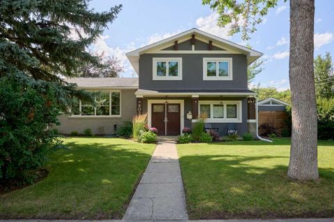 8027 Churchill Drive SW Calgary AB T2V 2S5